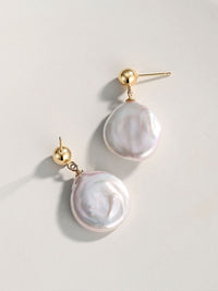 Shaped pearl earrings