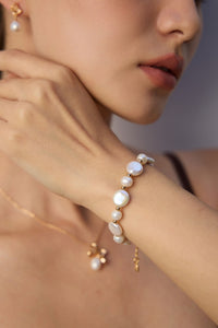 Baroque pearl bracelet